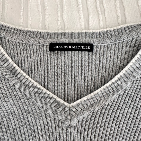 Brandy Melville Gray Ribbed Long Sleeve Top - Picture 3 of 5
